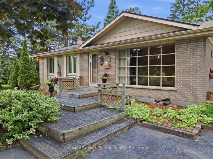 Property Photo: 951 St. Paul's Street ON K9H 6J7