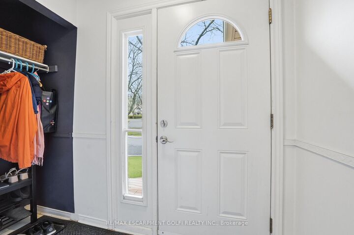 Property Photo: 79 Braeheid Avenue 6 ON L8B 0C6