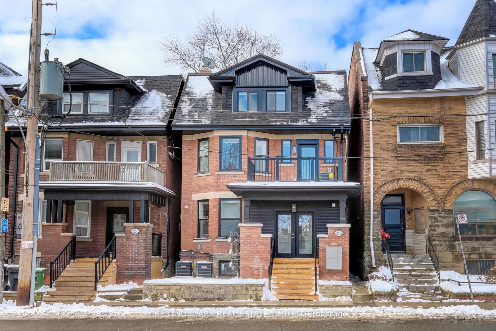 Property Photo: 326 St George Street 1 ON M5R 2P5