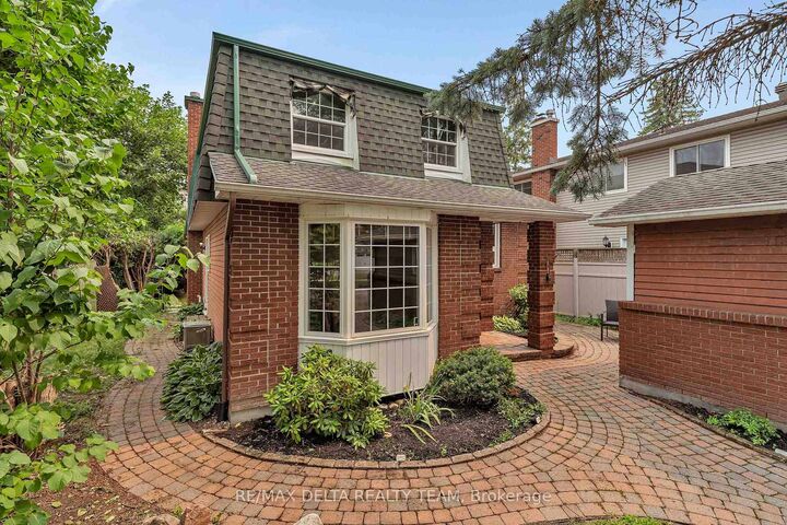 Property Photo:  6340 Fortune Drive  ON K1C 1Z6 
