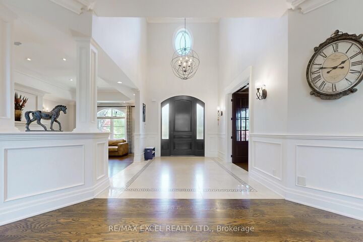 Property Photo: 2 Beau Court ON L4G 0H4