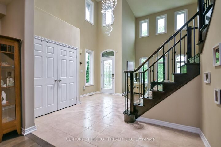 Property Photo: 20 Falcon Crescent ON L4N 0Y9