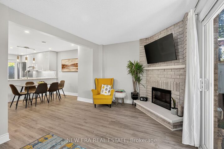 Property Photo:  5020 Delaware Drive 51  ON L4Z 3C3 