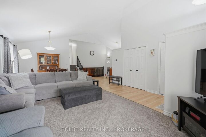 Property Photo:  22 Graves Crescent  ON L2S 3Z6 