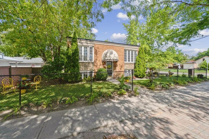Property Photo: 948 Lake Drive E ON L0E 1L0