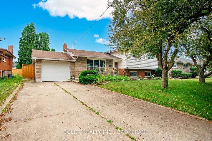 Property Photo: 8 Pamela Drive ON L2V 2X8