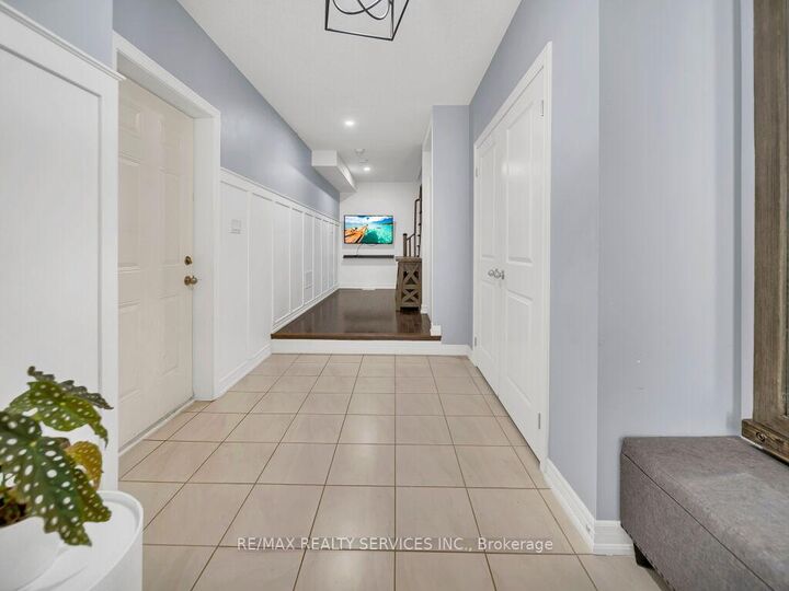 Property Photo: 29 Haymarket Drive ON L7A 5C3