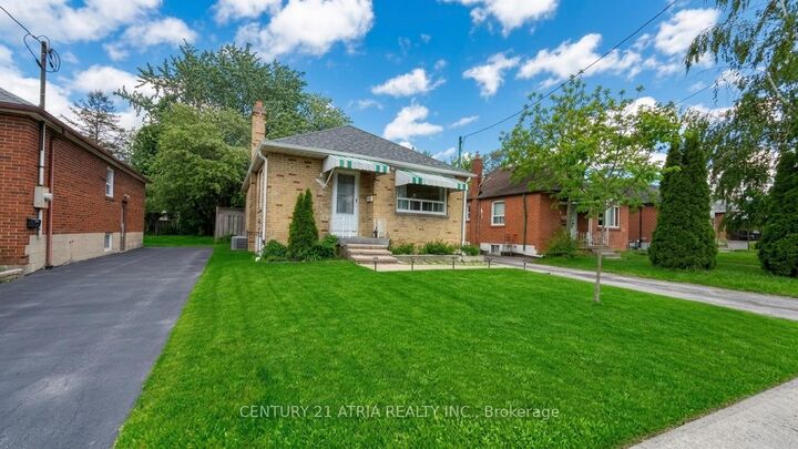 Property Photo: 115 Ellington Drive ON M1R 3Y2