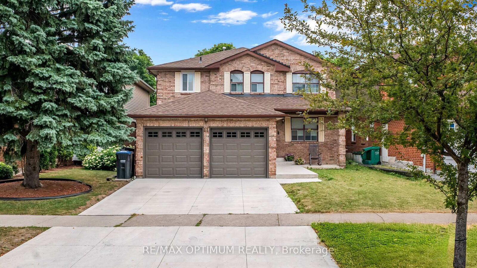 Property Photo:  11 Donaldson Drive  ON L6Y 3H1 