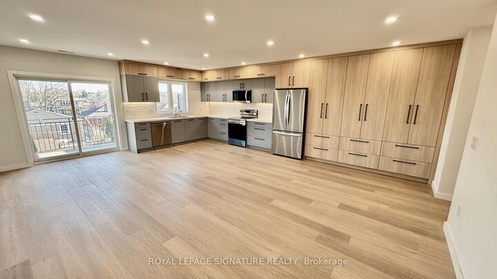 Property Photo:  981 Glencairn Avenue 2  ON M6B 2A8 