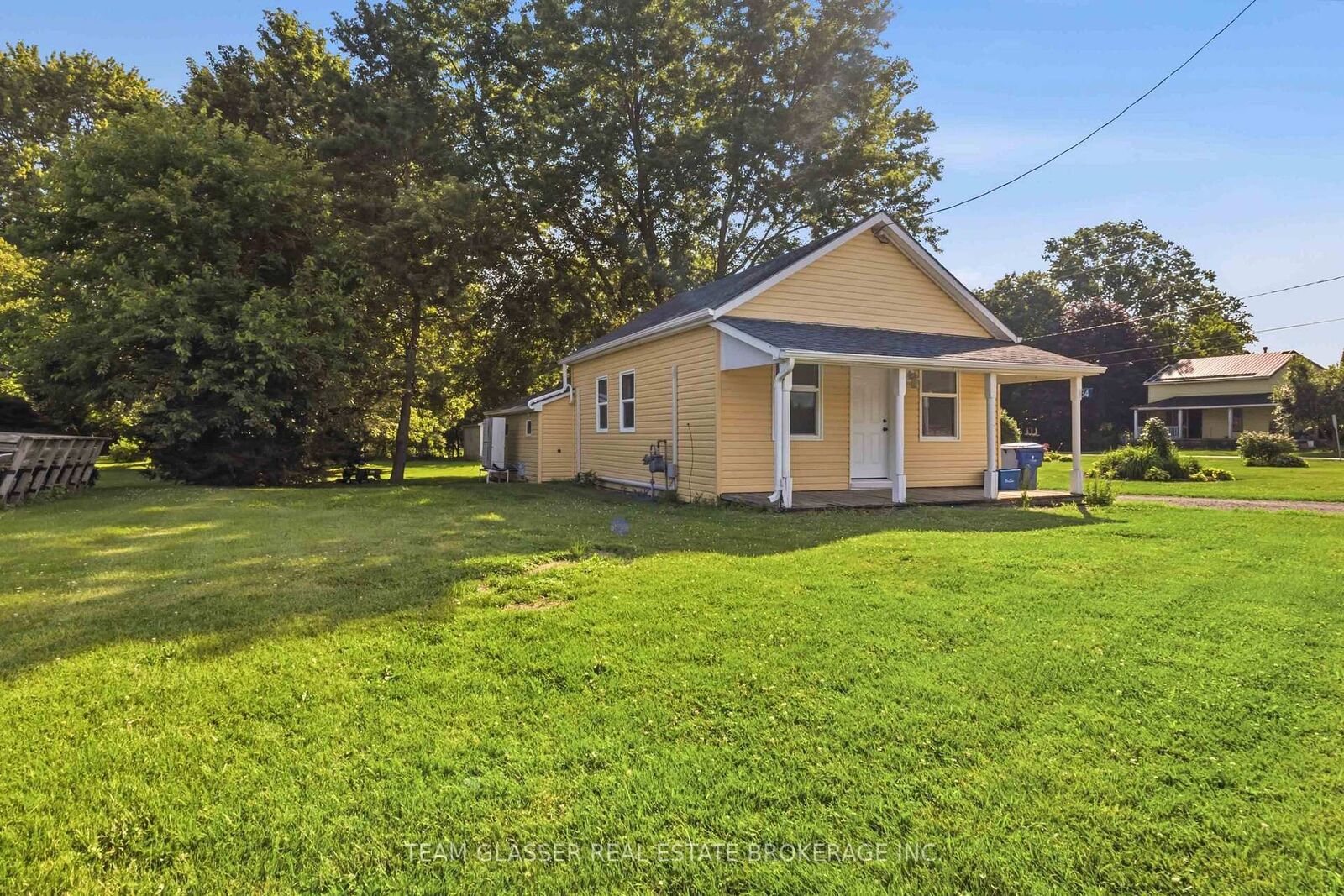Property Photo: 34 Broadway Street ON N0L 1Z0