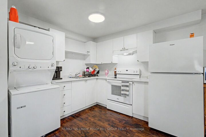 Property Photo:  48 Cassandra Drive Lower  ON L4M 6Z3 