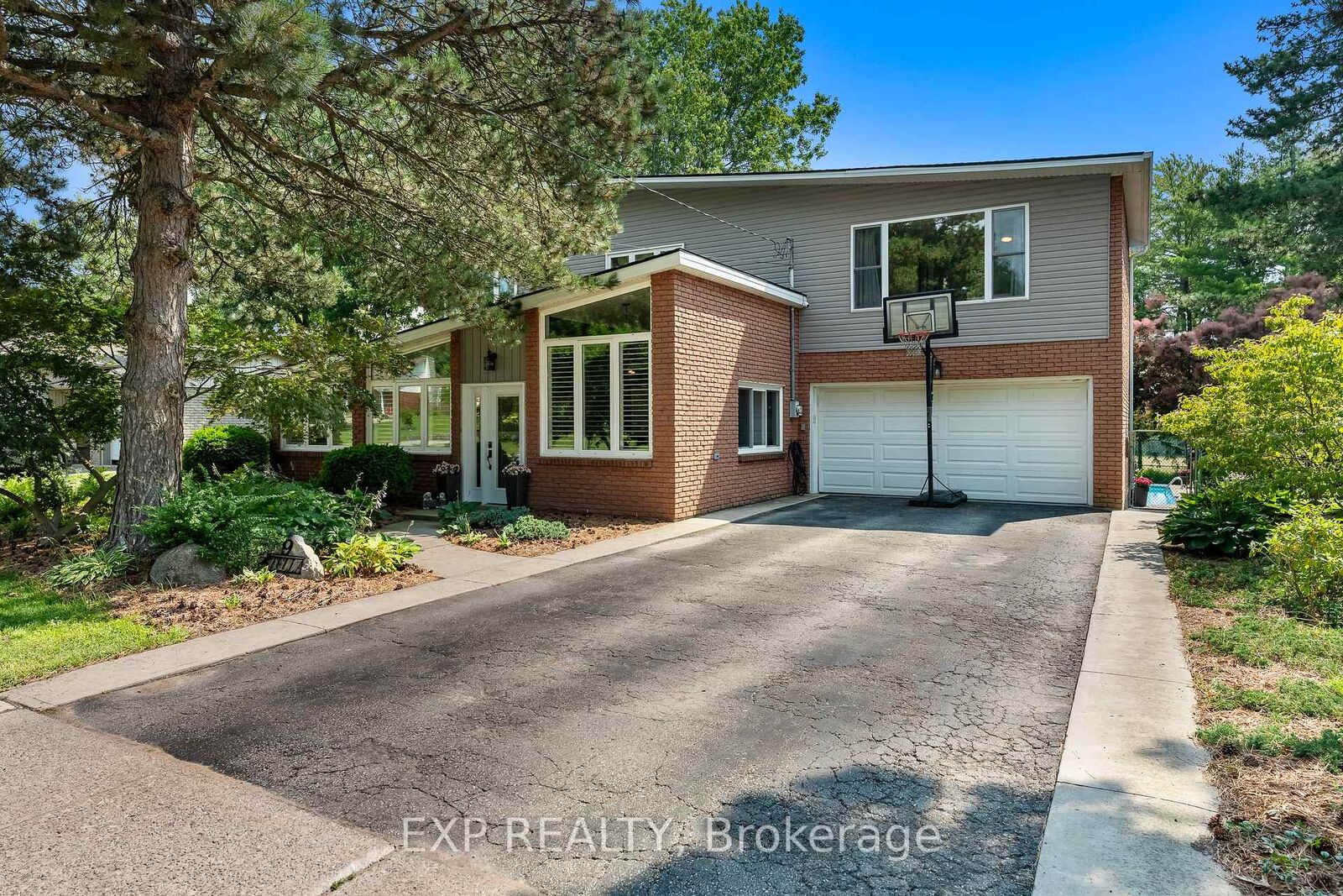 Property Photo: 9 Stella Street ON L3E 0T6