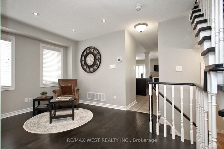 Property Photo: 115 Grapevine Road ON L7E 2M6