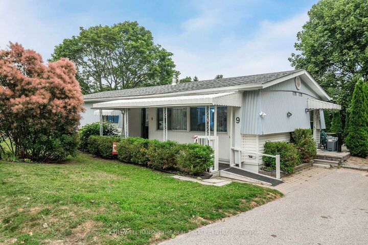 9 Hawthorne Drive — photo 1