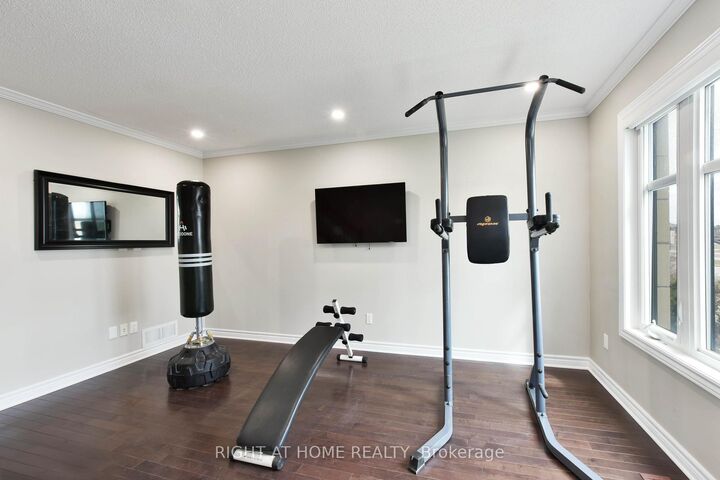 Property Photo: 520 Silvertip Lane ON K2T 0H7