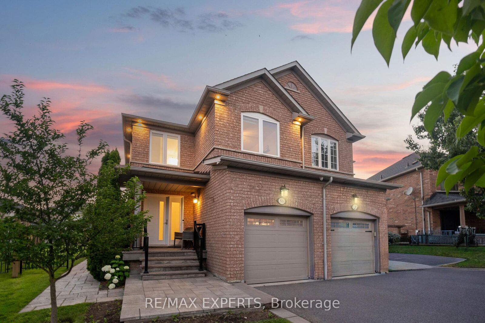 Property Photo:  86 Humbershed Crescent  ON L7E 2X4 
