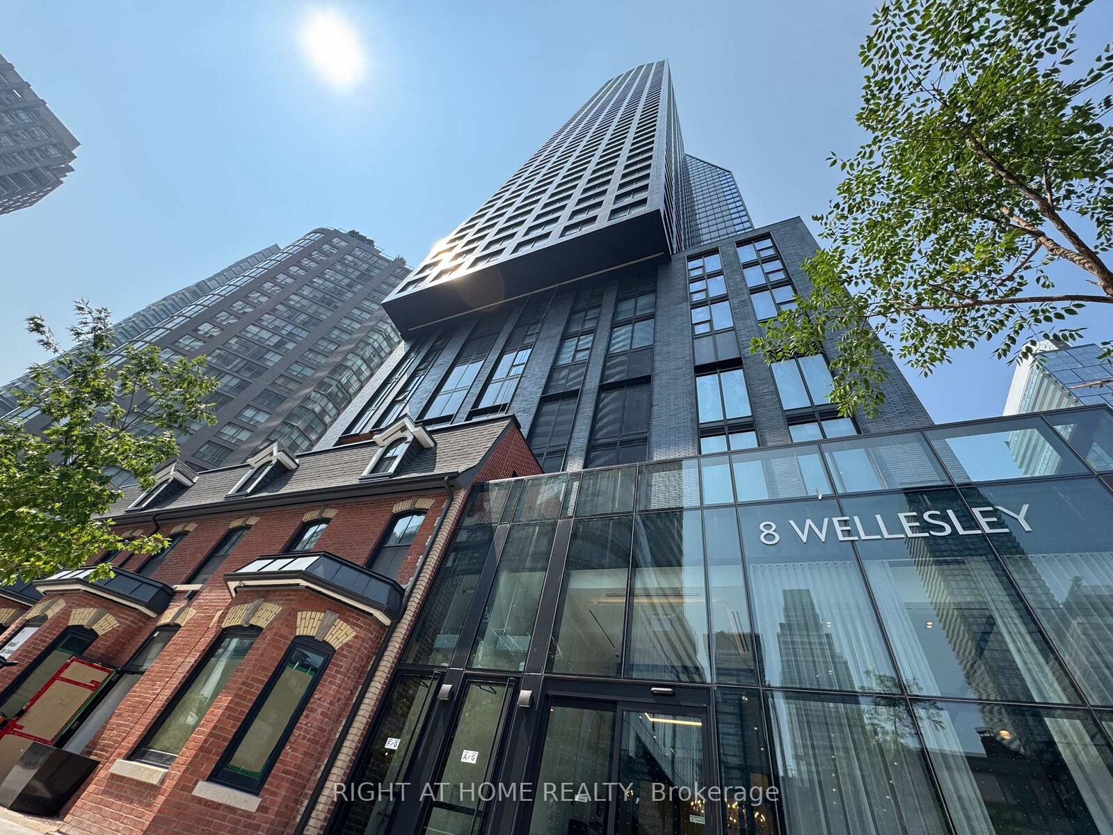 Property Photo: 8 Wellesley Street W 5205 ON M4Y 0J5