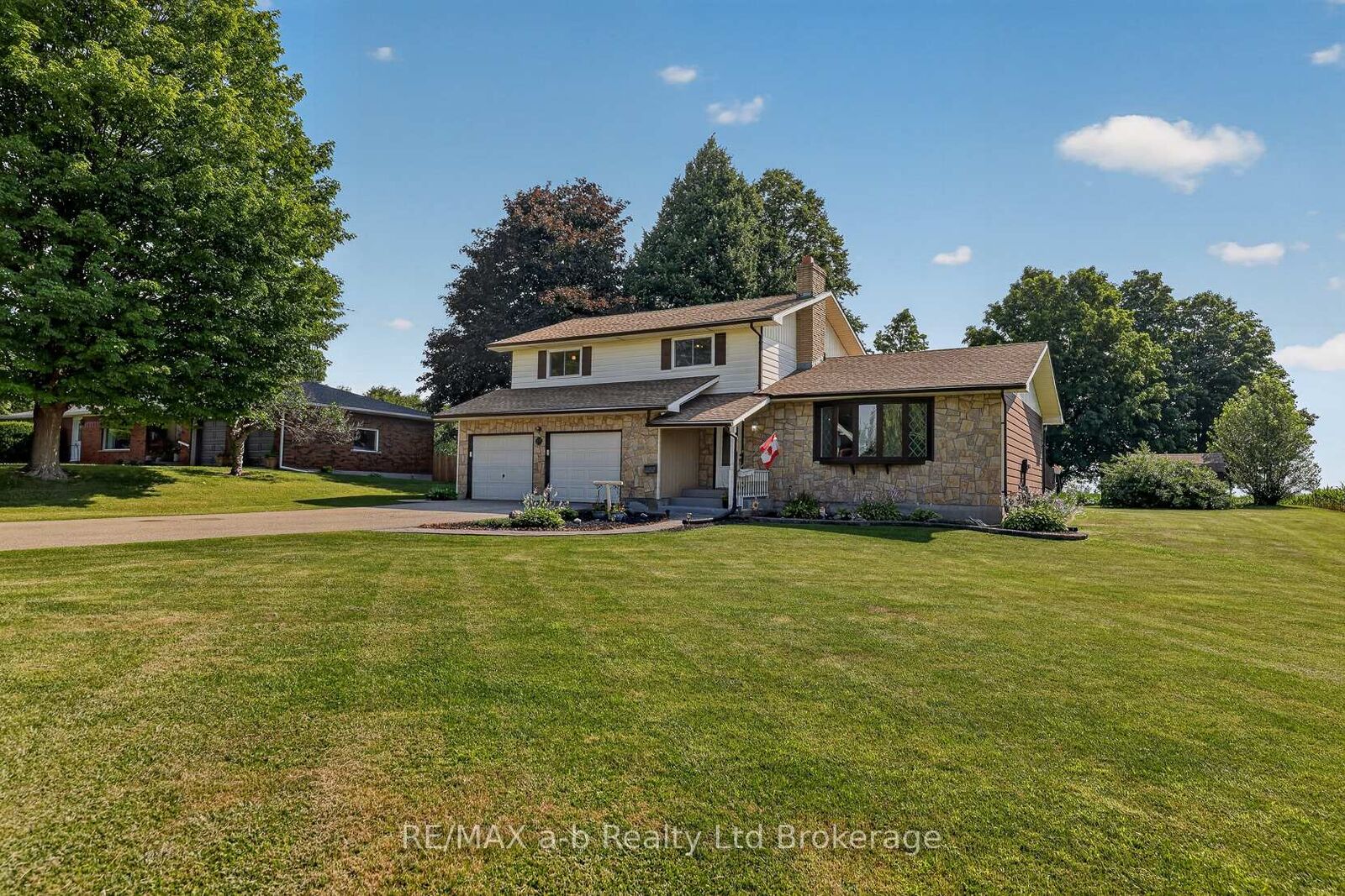 Property Photo: 23 Burgess Street ON N0J 1C0