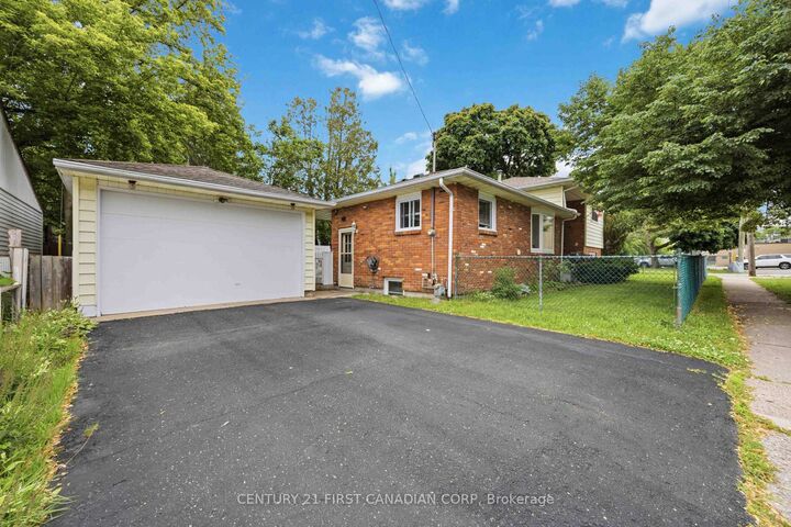 Property Photo:  184 Durand Street  ON N7T 5A3 