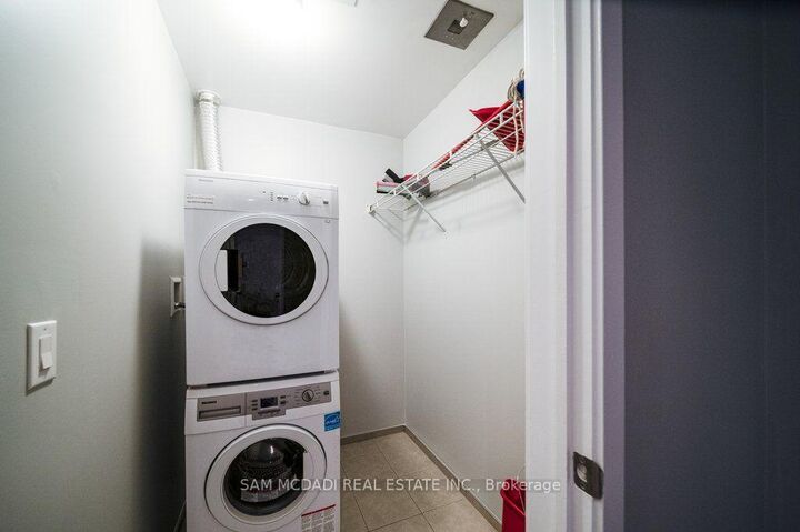 Property Photo: 70 Temperance Street 608 ON M5H 4E8