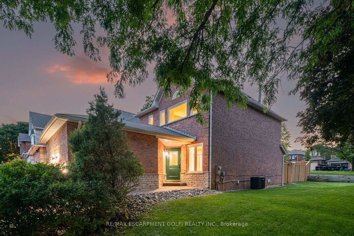 Property Photo: 1190 Windgrove Square ON L1X 2S5