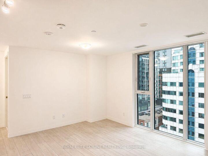 Property Photo: 400 King Street W 1008 ON M5V 0X8