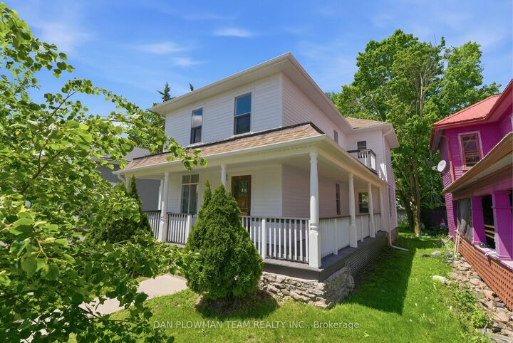 Property Photo:  202 Queen Street  ON K0L 1L0 