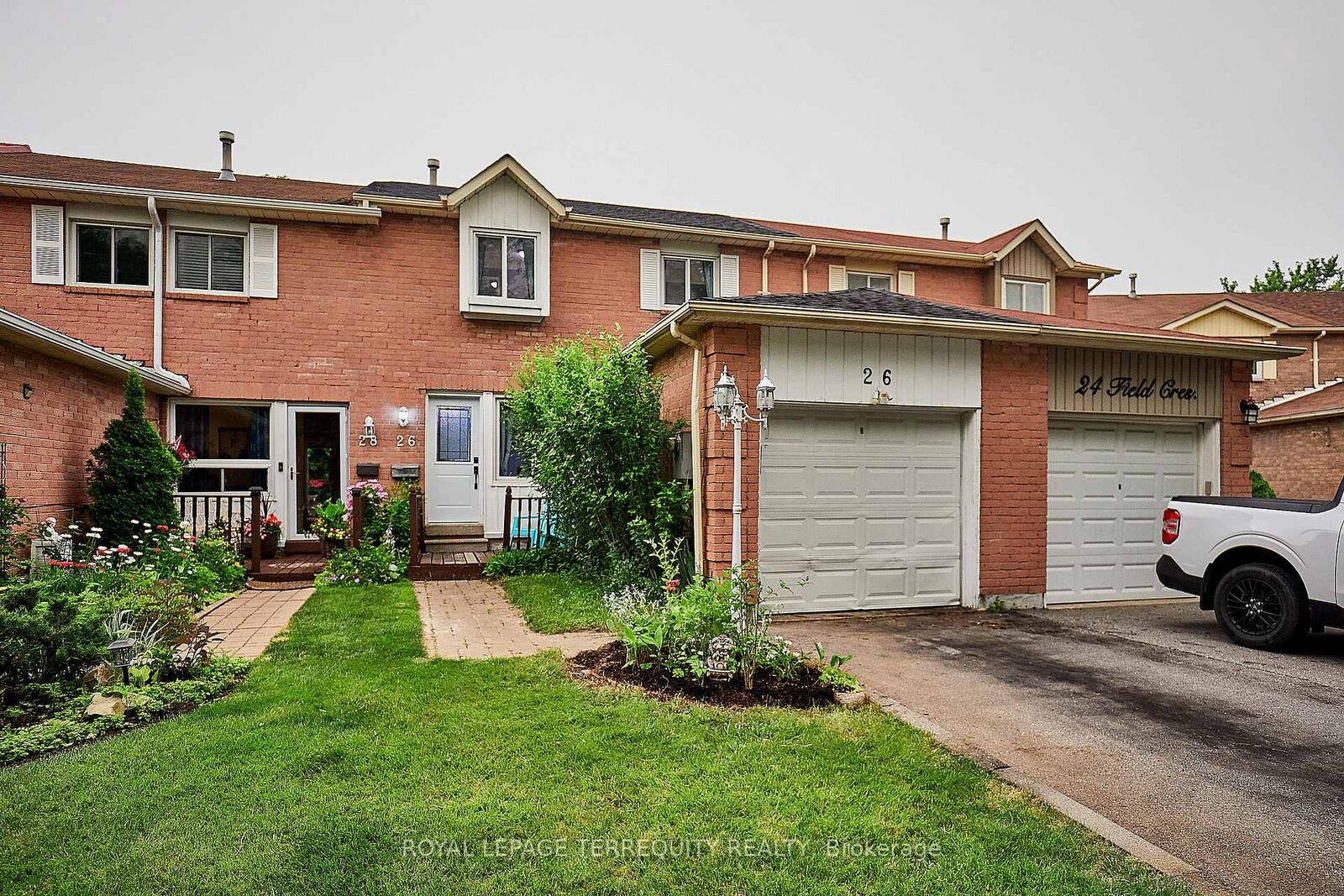 Property Photo:  26 Field Crescent  ON L1Z 1A8 