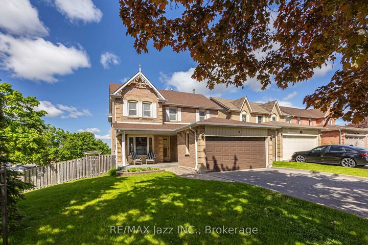 2 Coomer Crescent — photo 1