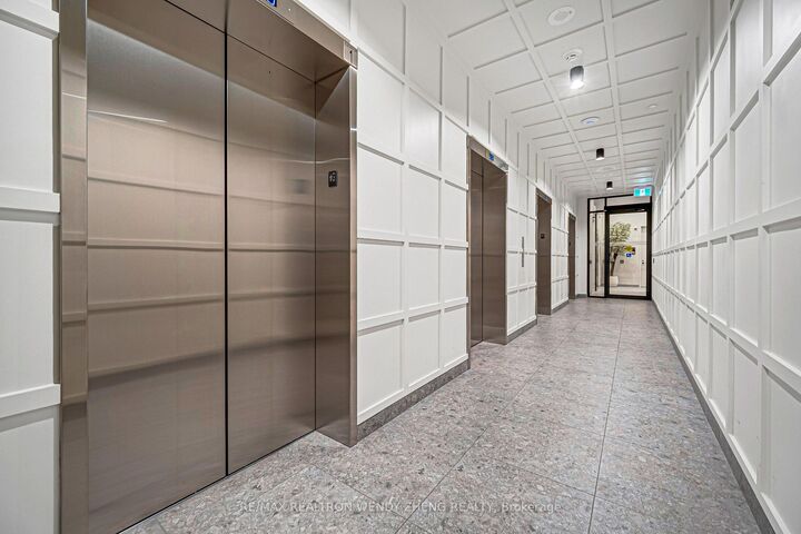 Property Photo:  180 Front Street E  ON M5A 0A9 