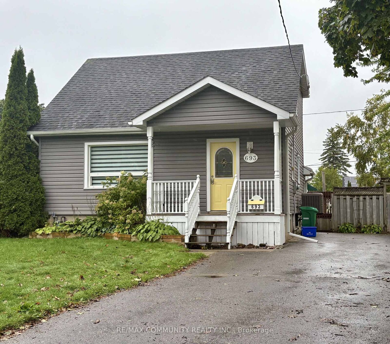 Property Photo: 693 Hawley Street Bsmt ON K9J 4C7