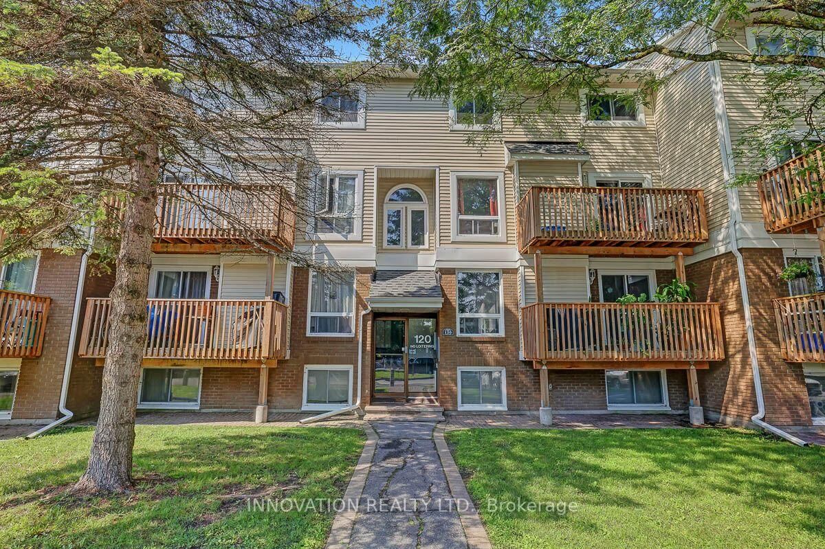 Property Photo:  120 Fenerty Crescent 2  ON K2L 3A7 