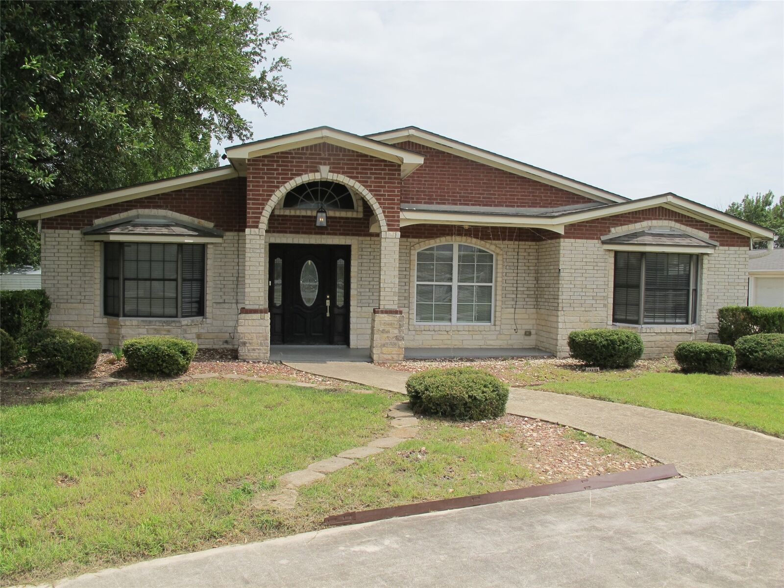 Property Photo: 1011 Llewellyn Lane TX 76542