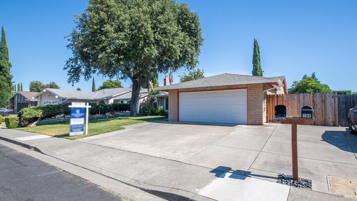 Property Photo: 178 Arroyo Court CA 95687