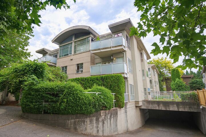 Property Photo: 33682 Marshall Road 8 BC V2S 1L1