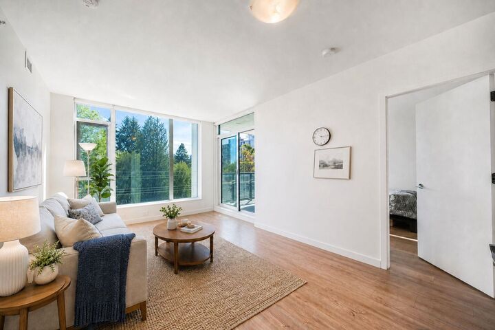 Property Photo: 585 Austin Avenue 205 BC V3K 0G6