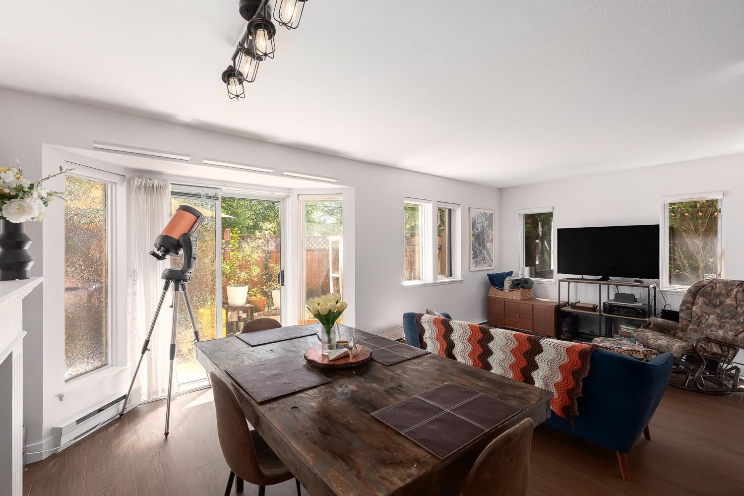 Property Photo:  1215 Brunette Avenue 1  BC V3K 6W2 