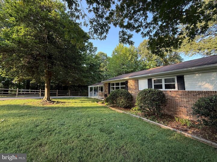 Property Photo: 29781 Oak Road MD 20659