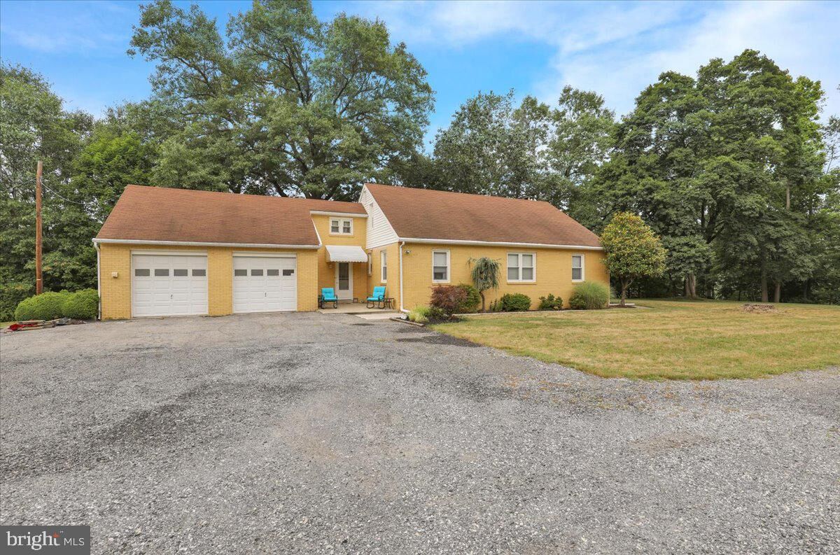 Property Photo: 61 Weaver Lane PA 19540