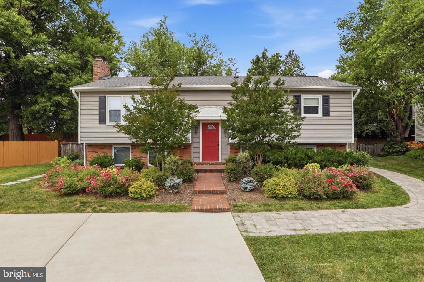 Property Photo:  5907 Wivenhoe Court  VA 22315 