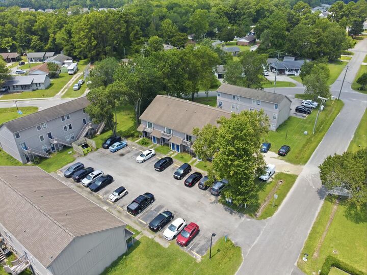Property Photo:  500 Oak Circle B4  SC 29588 