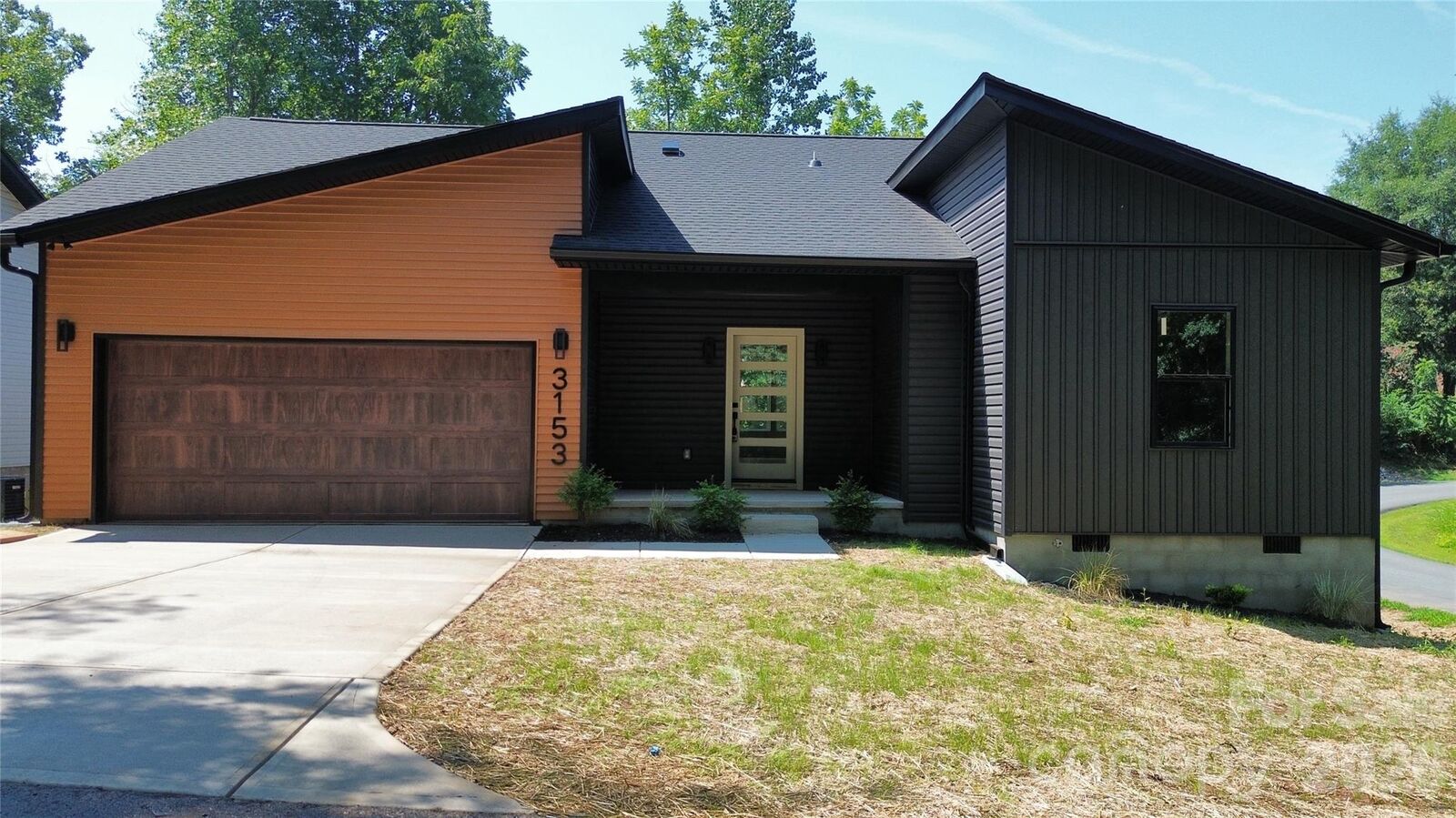 Property Photo: 3153 Huffman Street NC 28610