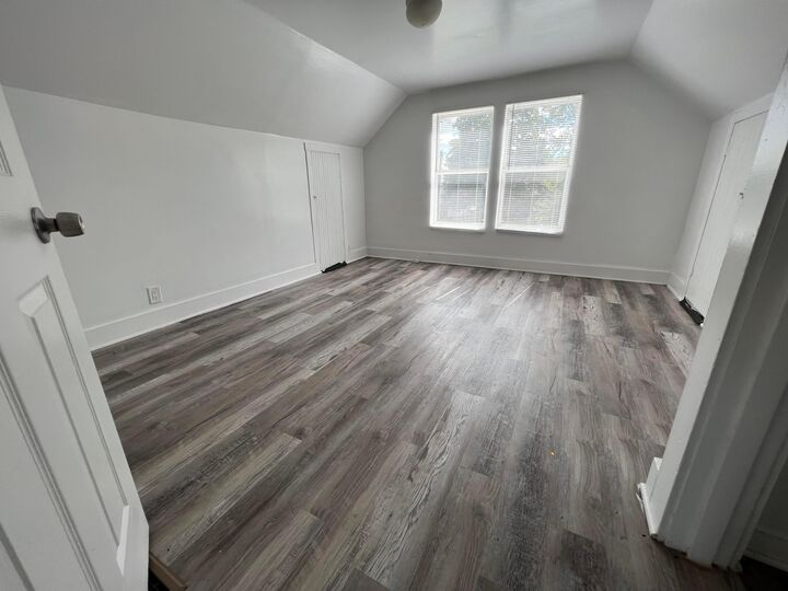 Property Photo: 1709 E Weber Road OH 43211