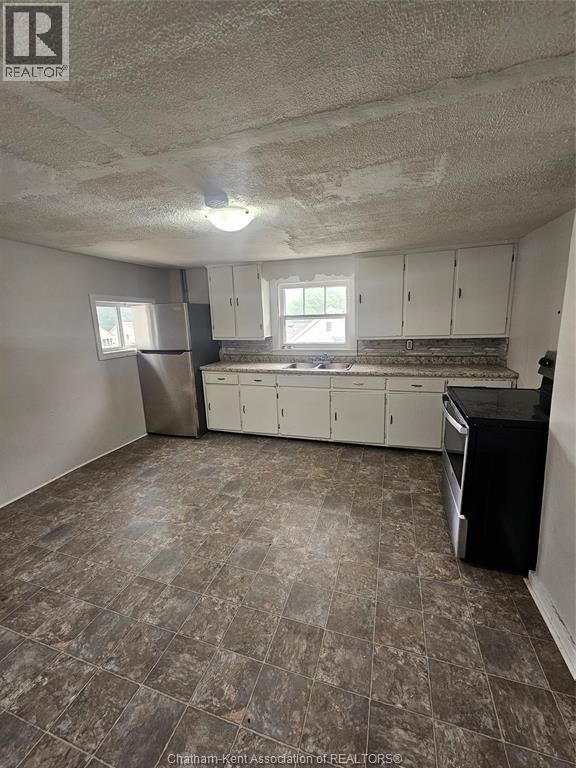 Property Photo:  82 Taylor Avenue  ON N7L 2T8 