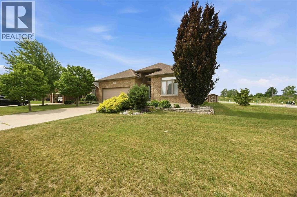 Property Photo: 227 Clairwood Crescent ON N0N 1G0