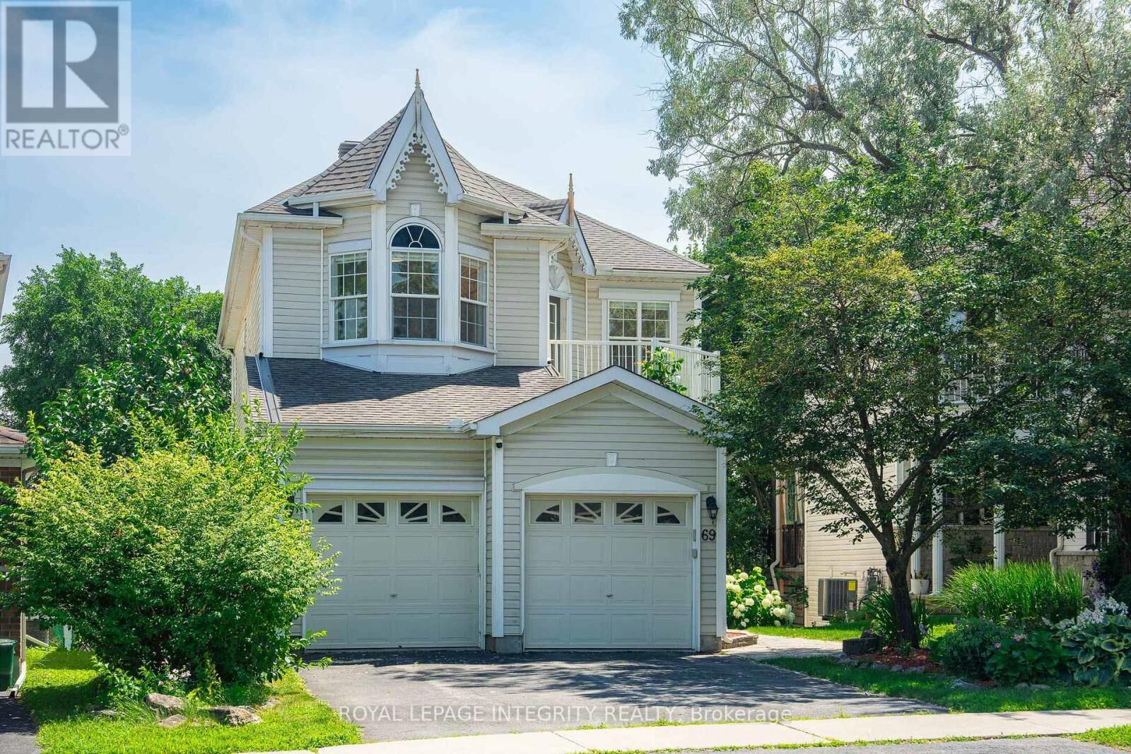 Property Photo: 69 Goldridge Drive ON K2T 1E9