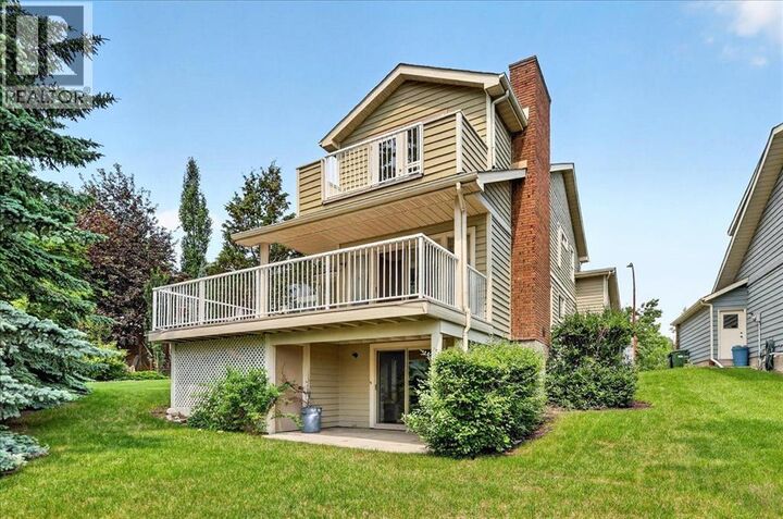 Property Photo:  212 Stravanan Bay Southwest  AB T3H 1H4 