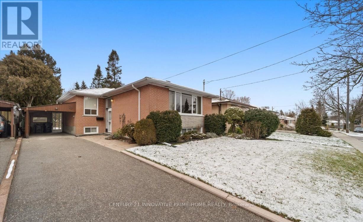 Property Photo:  20 Hurley Crescent Main  ON M1P 4H4 