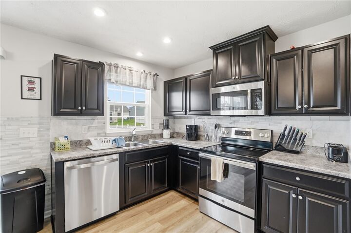 Property Photo: 4351 Pimlico Place OH 45424